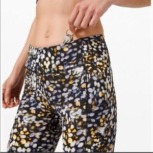 Lululemon Speed Up “Metropolis” Running Tights.